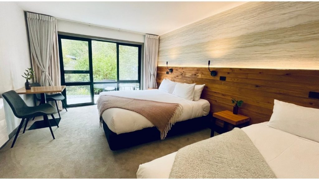 mountain view - king & single